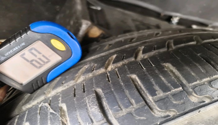 2015 Maruti Wagon R 1.0 VXI, Petrol, Manual, 1,12,961 km, tyre