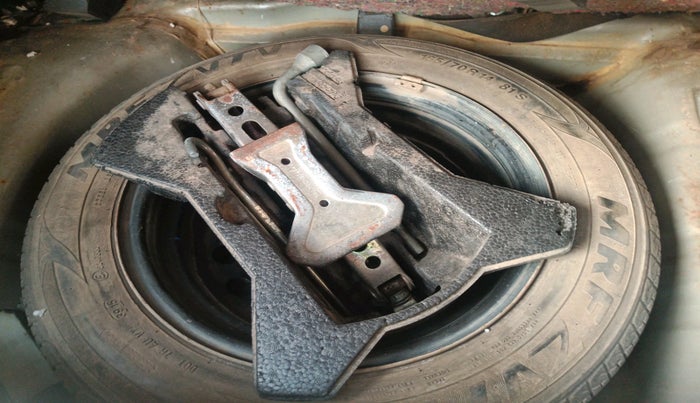 2015 Maruti Celerio ZXI, Petrol, Manual, 1,43,282 km, tyre