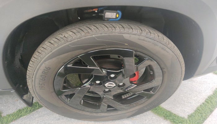 2024 Nissan MAGNITE XV CVT TURBO KURO EDITION , Petrol, Automatic, 2,677 km, tyre