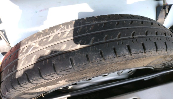 2020 Maruti New Wagon-R LXI CNG (O) 1.0, Petrol, Manual, 1,65,989 km, tyre