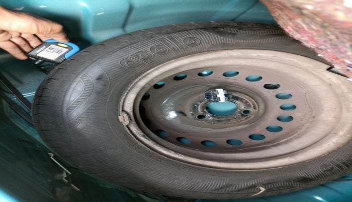 2021 Renault Kwid RXT 1.0 (O), Petrol, Manual, 20,253 km, tyre