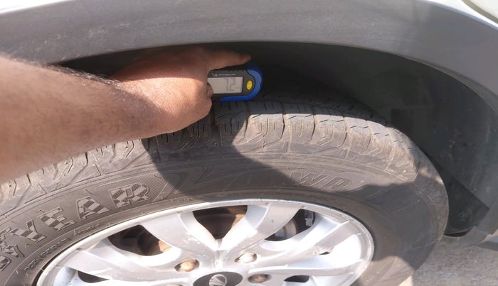 2016 Mahindra XUV500 W10, Diesel, Manual, 91,222 km, tyre