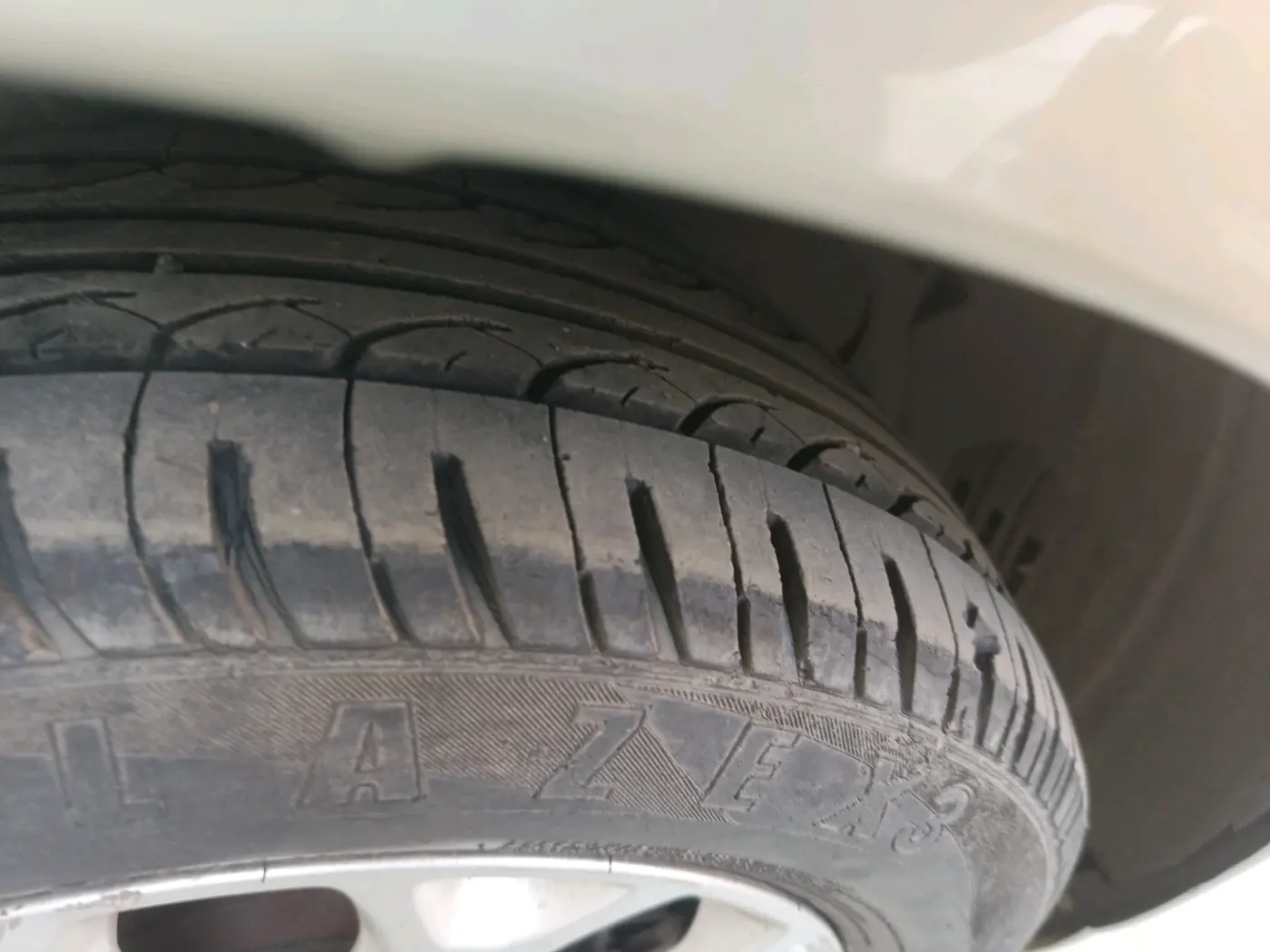2013 Ford Figo TITANIUM 1.2 PETROL, Petrol, Manual, 89,026 km, tyre