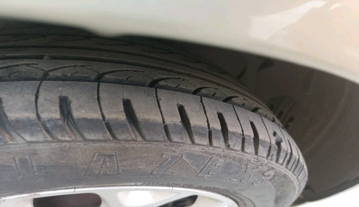 2013 Ford Figo TITANIUM 1.2 PETROL, Petrol, Manual, 89,026 km, tyre