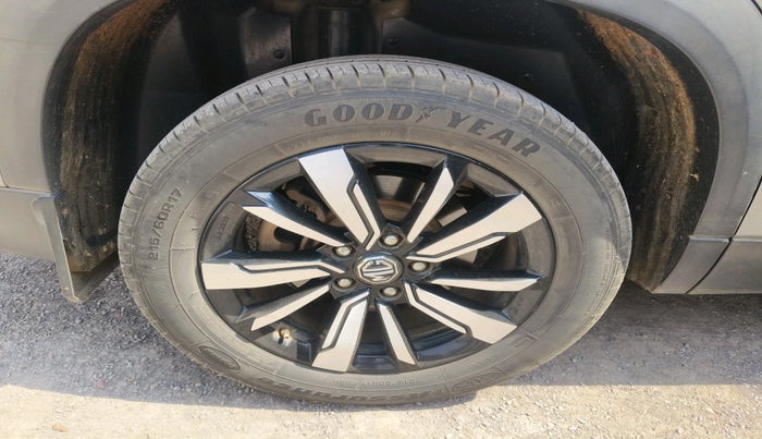 2020 MG HECTOR SHARP 1.5 DCT PETROL, Petrol, Automatic, 97,982 km, tyre