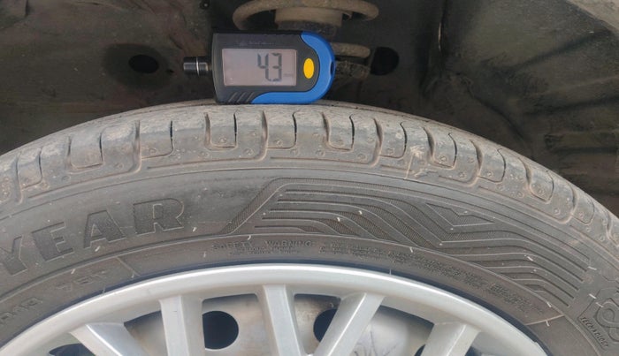 2014 Maruti Wagon R 1.0 LXI, Petrol, Manual, 1,21,311 km, tyre