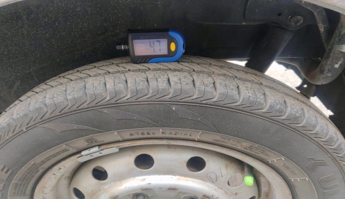 2014 Maruti Wagon R 1.0 LXI, Petrol, Manual, 1,21,311 km, tyre