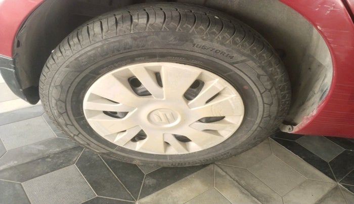 2012 Maruti Swift VDI, Diesel, Manual, 1,41,989 km, tyre