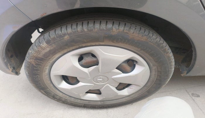 2021 Tata Tiago XT (O) PETROL, Petrol, Manual, 1,11,625 km, tyre