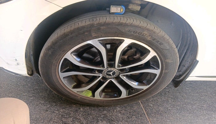 2017 Mercedes Benz C Class 220d, Diesel, Automatic, 74,617 km, tyre