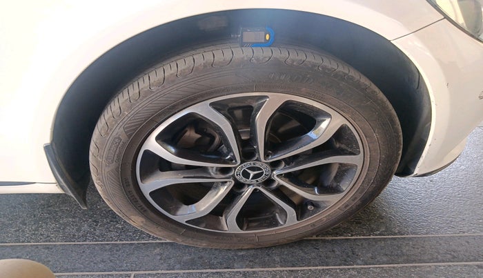 2017 Mercedes Benz C Class 220d, Diesel, Automatic, 74,617 km, tyre