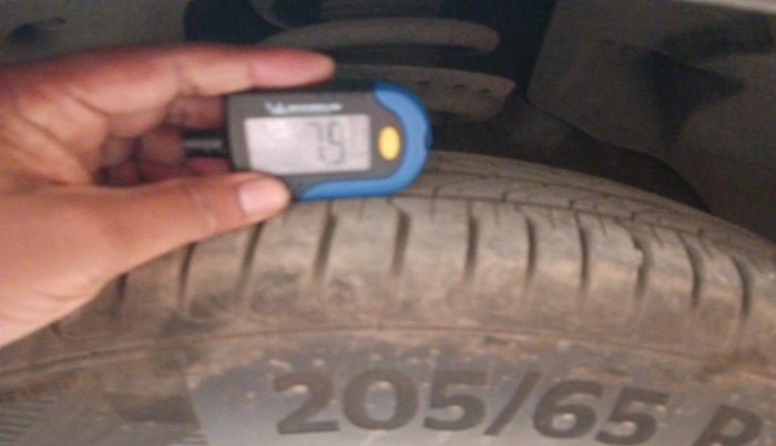 2022 Mahindra XUV300 W8 (O) 1.5 DIESEL AMT, Diesel, Automatic, 62,521 km, tyre