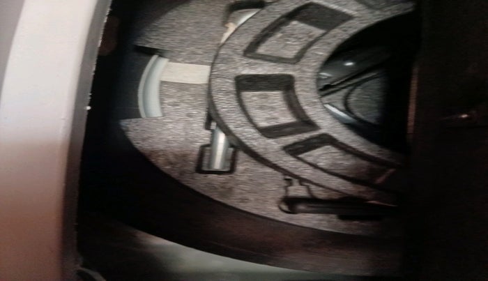 2022 Mahindra XUV300 W8 (O) 1.5 DIESEL AMT, Diesel, Automatic, 62,521 km, tyre