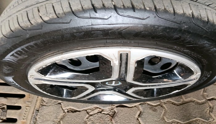 2024 Tata NEXON Smart Plus 1.2 Revotron 6 AMT, Petrol, Automatic, 11,718 km, tyre