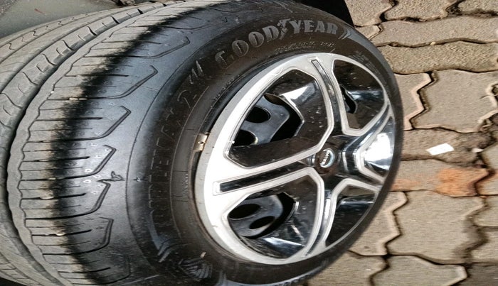 2024 Tata NEXON Smart Plus 1.2 Revotron 6 AMT, Petrol, Automatic, 11,718 km, tyre