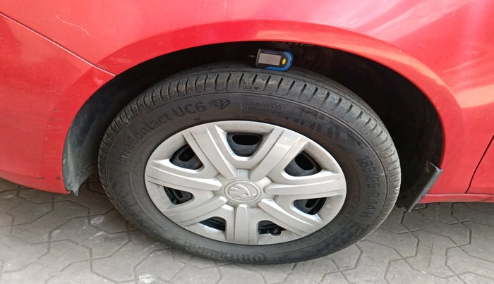 2011 Skoda Fabia AMBITION 1.2 MPI, Petrol, Manual, 1,03,741 km, tyre