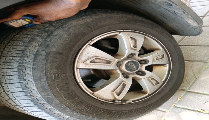 2012 Mahindra XUV500 W8, Diesel, Manual, 66,895 km, tyre