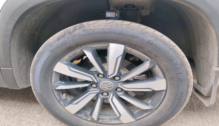 2020 MG HECTOR PLUS SHARP 2.0 DIESEL TURBO MT 6-STR, Diesel, Manual, 84,416 km, tyre