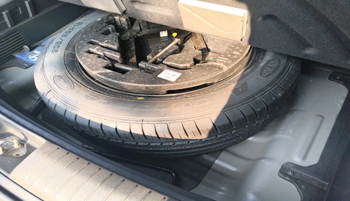 2018 Hyundai Creta SX PLUS 1.6 PETROL, Petrol, Manual, 50,977 km, tyre