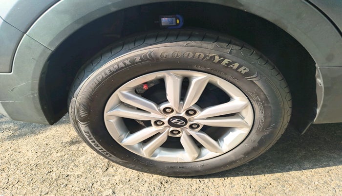 2018 Hyundai Creta SX PLUS 1.6 PETROL, Petrol, Manual, 50,977 km, tyre