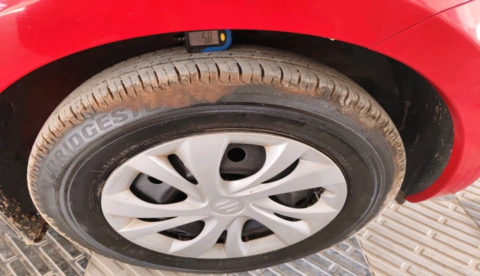 2020 Maruti Swift VXI, Petrol, Manual, 49,107 km, tyre