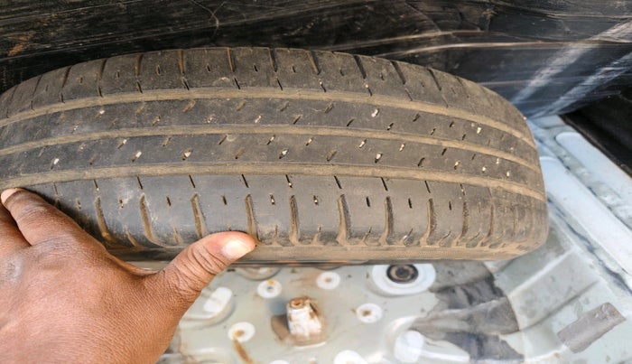 2015 Toyota Etios GD, Diesel, Manual, 3,53,809 km, tyre