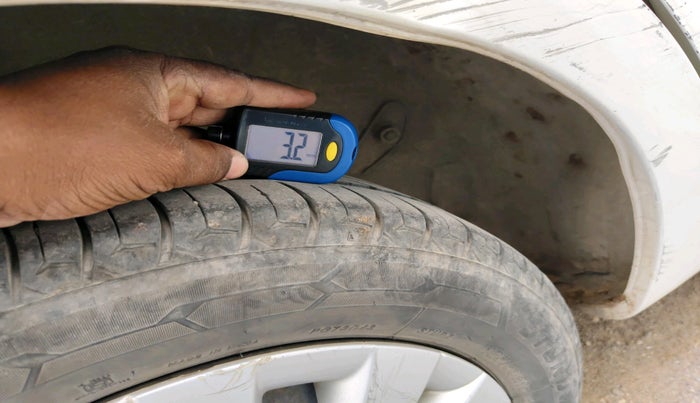 2015 Toyota Etios GD, Diesel, Manual, 3,53,809 km, tyre