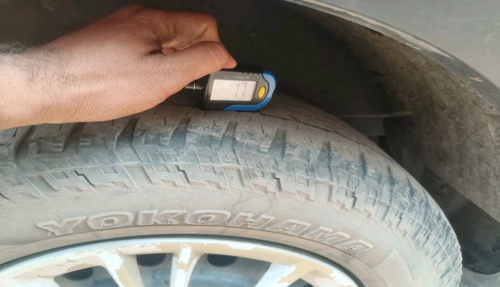 2016 Mahindra XUV500 W6, Diesel, Manual, 1,29,408 km, tyre