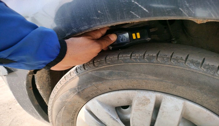 2013 Maruti Alto 800 LXI CNG, Petrol, Manual, 79,663 km, tyre