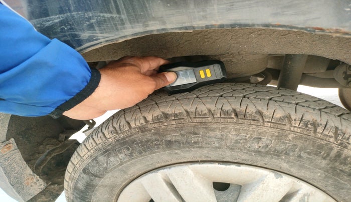 2013 Maruti Alto 800 LXI CNG, Petrol, Manual, 79,663 km, tyre