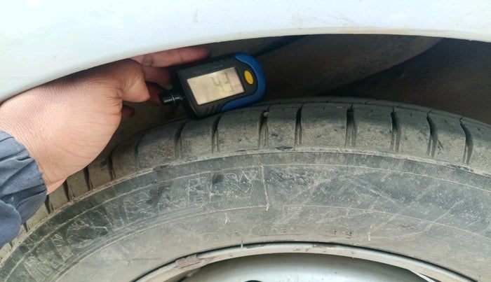 2015 Hyundai i10 MAGNA 1.1, Petrol, Manual, 42,361 km, tyre