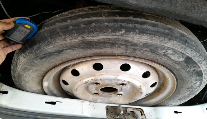 2013 Maruti Wagon R 1.0 LXI, Petrol, Manual, 1,76,791 km, tyre