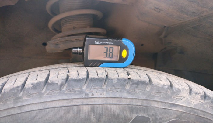 2014 Maruti Swift VXI, Petrol, Manual, 65,213 km, tyre