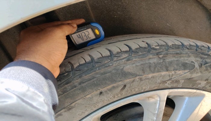 2014 Maruti Swift ZDI, Diesel, Manual, 1,13,504 km, tyre