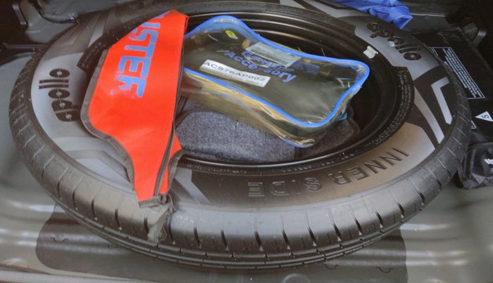 2023 Hyundai Creta SX IVT 1.5 PETROL, Petrol, Automatic, 30,182 km, tyre