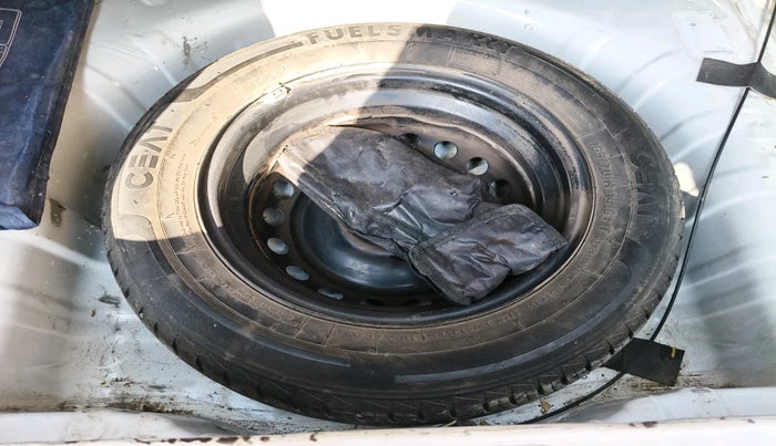 2019 Renault Kwid RXT 1.0 (O), Petrol, Manual, 33,305 km, tyre