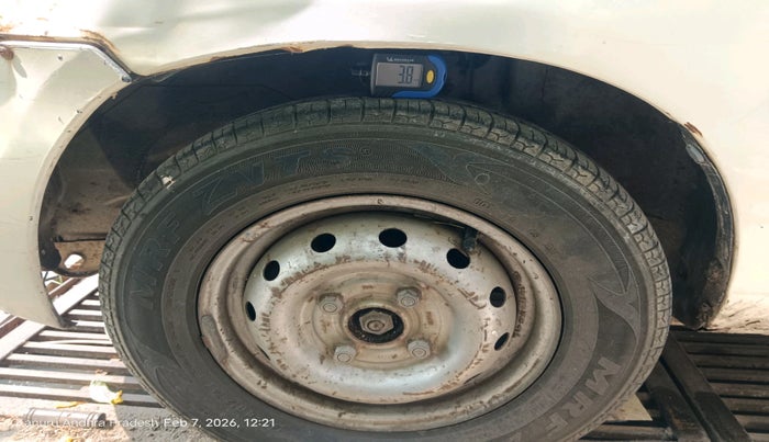 2011 Maruti Alto LXI CNG, Petrol, Manual, 86,124 km, tyre