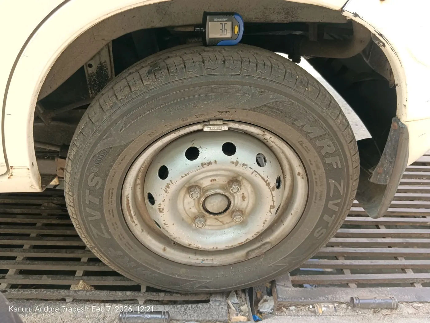 2011 Maruti Alto LXI CNG, CNG, Manual, 86,124 km, tyre