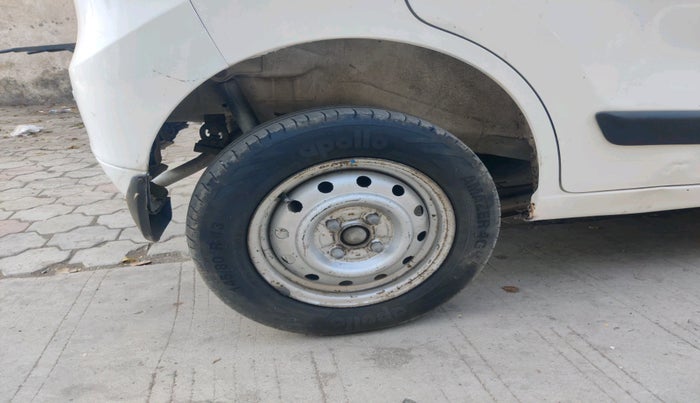 2016 Maruti Wagon R 1.0 LXI, CNG, Manual, 78,510 km, tyre