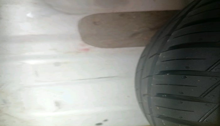 2021 Hyundai AURA S 1.2 CNG, Petrol, Manual, 98,433 km, tyre