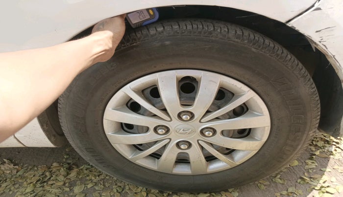 2014 Hyundai i10 SPORTZ 1.1, Petrol, Manual, 77,599 km, tyre