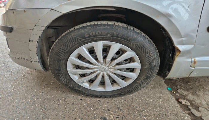 2011 Maruti Swift VXI, Petrol, Manual, 36,895 km, tyre