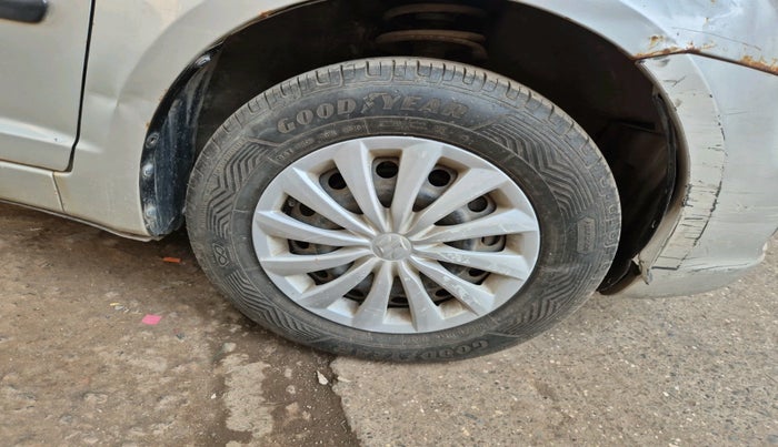 2011 Maruti Swift VXI, Petrol, Manual, 36,895 km, tyre