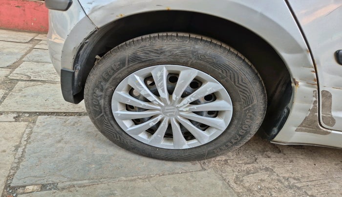 2011 Maruti Swift VXI, Petrol, Manual, 36,895 km, tyre