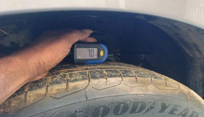 2013 Maruti Swift Dzire ZDI, Diesel, Manual, 53,427 km, tyre