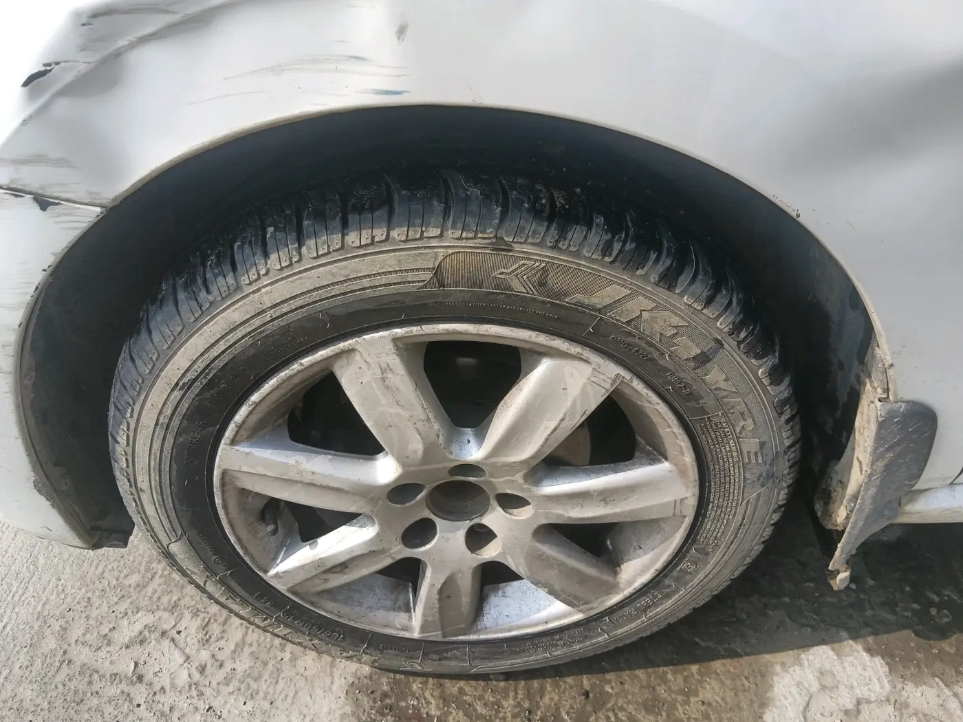2011 Volkswagen Polo COMFORTLINE 1.2L, Diesel, Manual, 85,887 km, tyre
