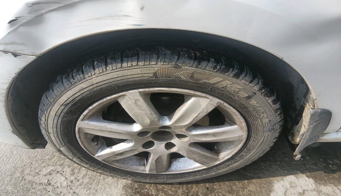 2011 Volkswagen Polo COMFORTLINE 1.2L, Diesel, Manual, 85,887 km, tyre