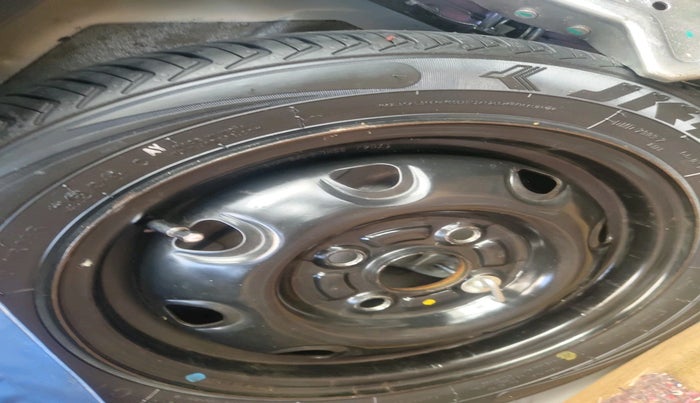 2017 Maruti Alto K10 VXI, Petrol, Manual, 31,200 km, tyre