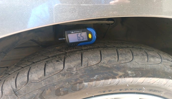 2022 Maruti Dzire ZXI CNG, Petrol, Manual, 58,228 km, tyre