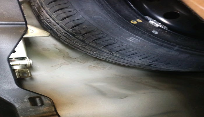 2022 Maruti Dzire ZXI CNG, Petrol, Manual, 58,228 km, tyre